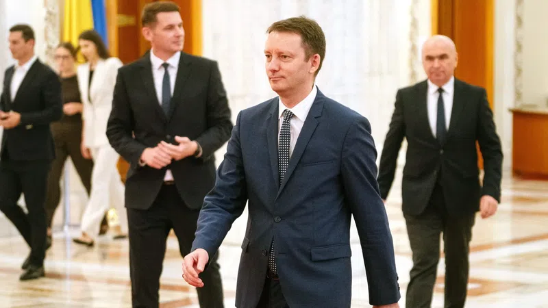Политический кризис в Румынии продолжает углубляться после отказа кабинета Мурешана