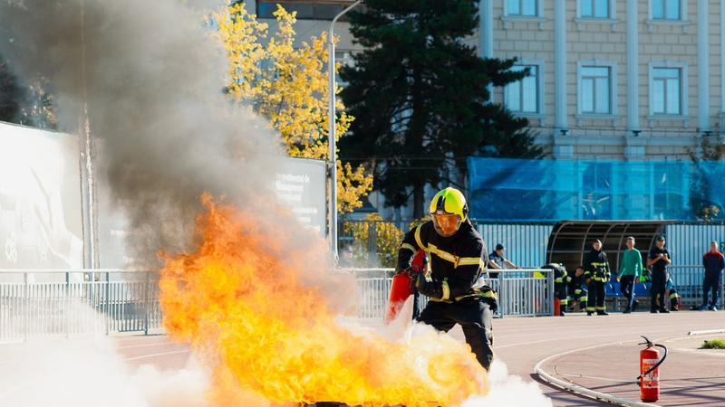 Пожарные Молдовы проводят национальный чемпионат в память о погибших коллегах