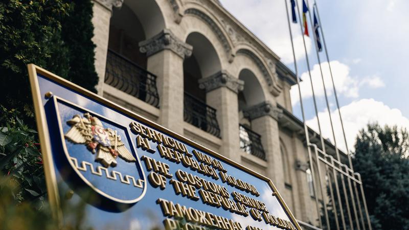 У инспектора таможни Леушень обнаружено 369 тысяч леев неофициального дохода