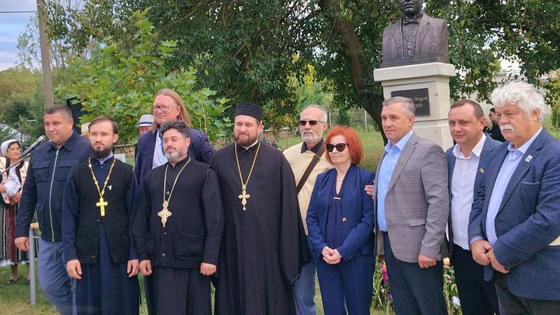 В Ниспоренах открыли бюсты братьев Богос, участников объединения Бессарабии с Румынией в 1918 году