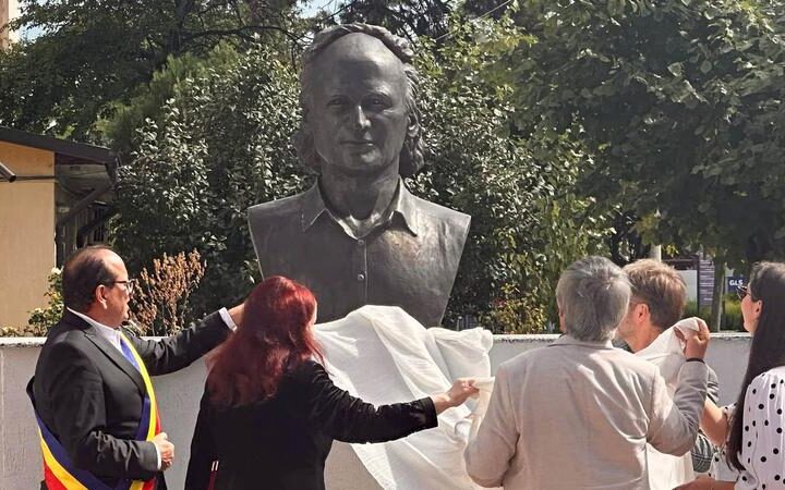 В Тârgu-Neamț открыли бюст поэта Григория Вьеру