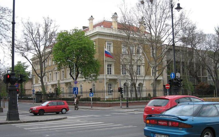Венгрия приняла решение об expulsie десяти сотрудников российской дипломатической миссии