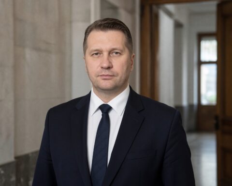 Пшемыслав Чарнек предложил увязать поддержку Украины с уступками Киева