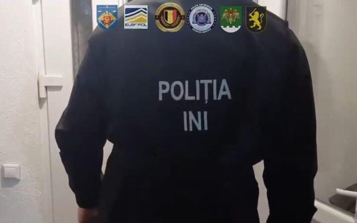 Четыре жителя Криулян и Дубоссар подозреваются в краже шести автомобилей марки Range Rover
