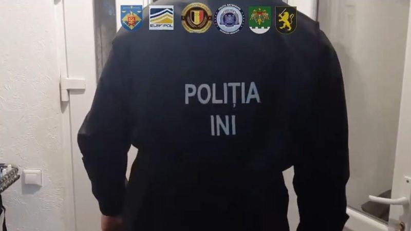 Четыре жителя Криулян и Дубоссар подозреваются в краже шести автомобилей марки Range Rover 1 Четыре жителя Криулян и Дубоссар подозреваются в краже шести автомобилей марки Range Rover