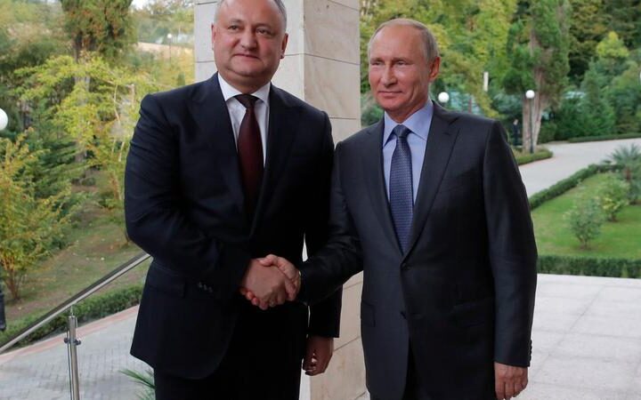 Додон поздравил Путина с днем рождения, назвав Россию стратегическим партнером