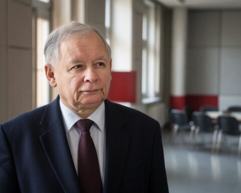 В PiS всё заметнее сомневаются в Качиньском — и это меняет расклад на польских правых