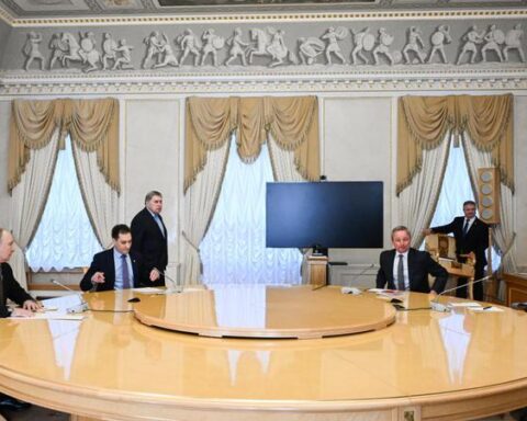 Кремль утверждает, что война в Украине близка к завершению и предлагает возобновить переговоры