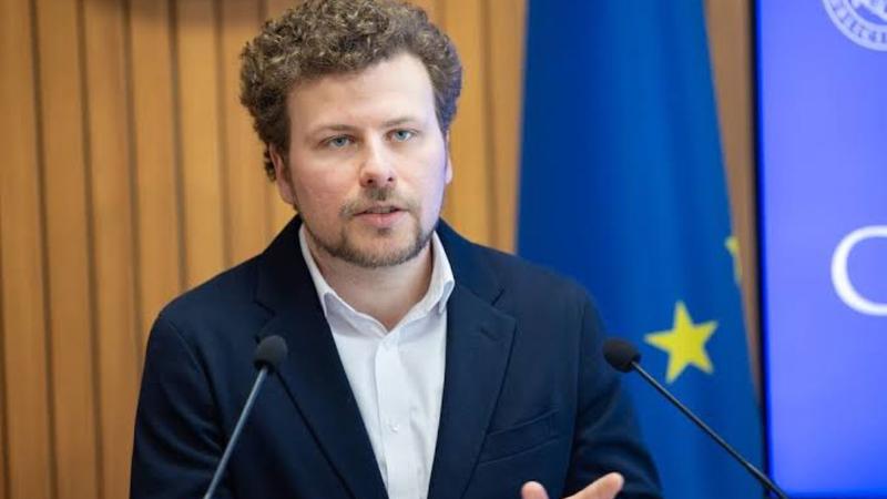Перемены в зарплатах депутатов и президента: комментарии министра Перчиуна