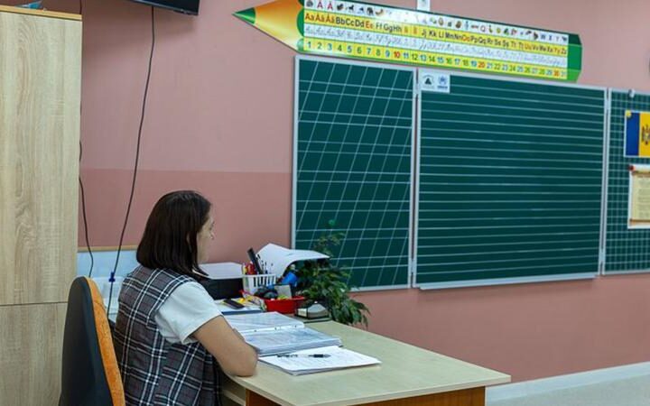 Профессорам, обучающим румынскому языку в Гагаузии и Тараклии, предложат до 200 тысяч леев