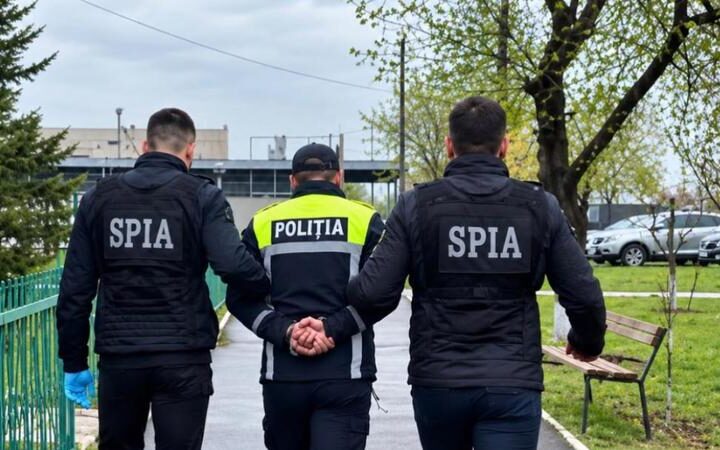 Сотрудник INSP подозревается в коррупции и торговле влиянием, прокуроры просят арест