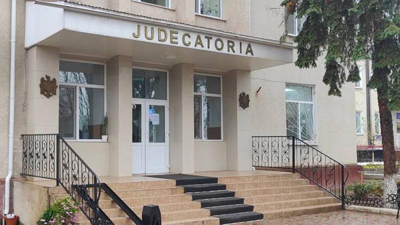 Суд в Дрокии приговорил судью к восьми годам тюрьмы за мошенничество