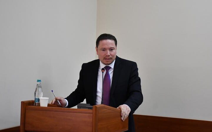 Судьи требуют улучшения зарплат, но закон запрещает их забастовку