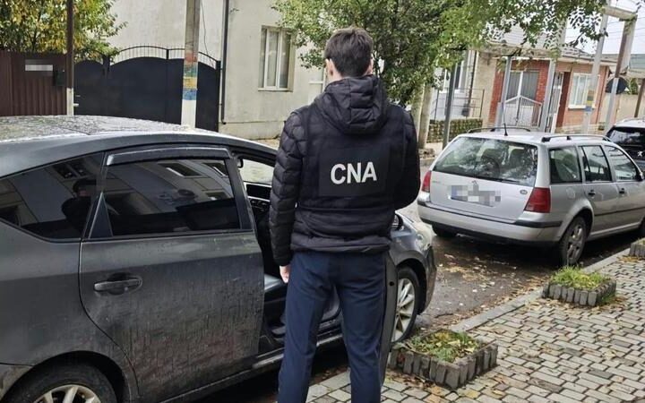 В Бельцах задержан мужчина за вымогательство 2150 евро за помощь в получении водительских прав