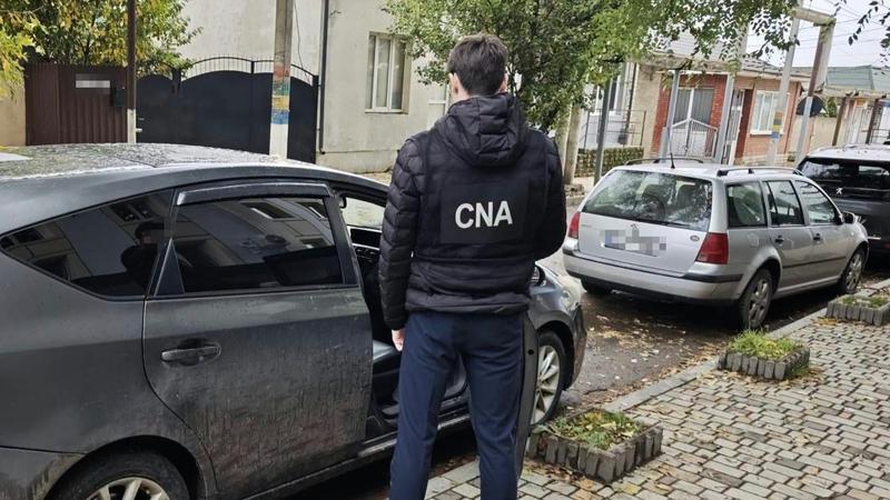 В Бельцах задержан мужчина за вымогательство 2150 евро за помощь в получении водительских прав